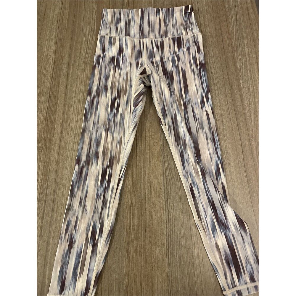 Athleta Elation Printed 7/8 High Waist (11" Rise) Tie Dye Capri Tights Size S